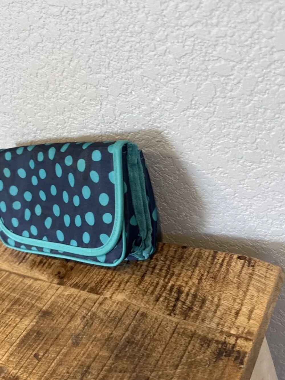 Thirty One Mirror Makeup Cosmetics Bag Navy With Green Polka Dots Tri Fold